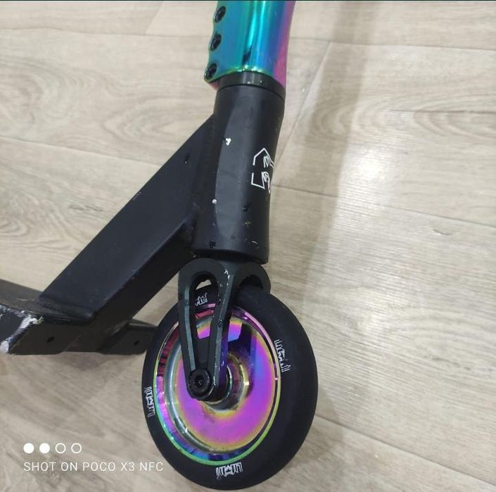 продам самокат (очень срочно)