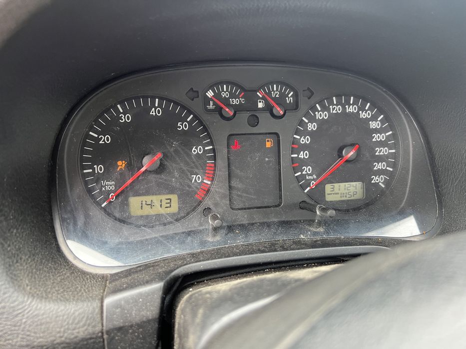 Vw golf 4 2.3 v5  150 кс