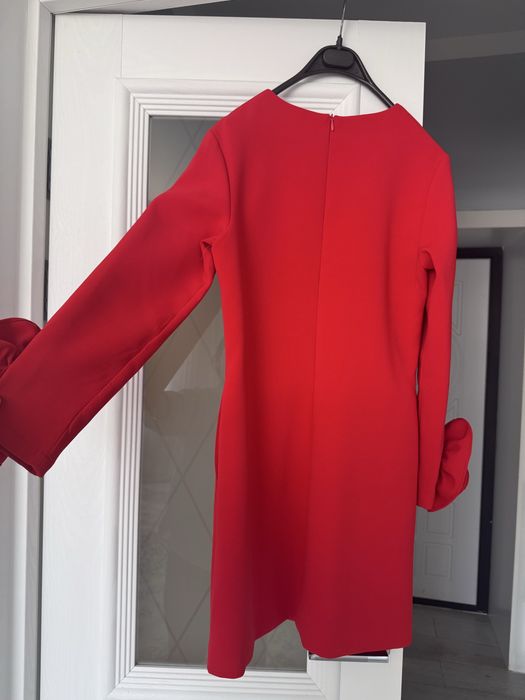 Продам красное платье