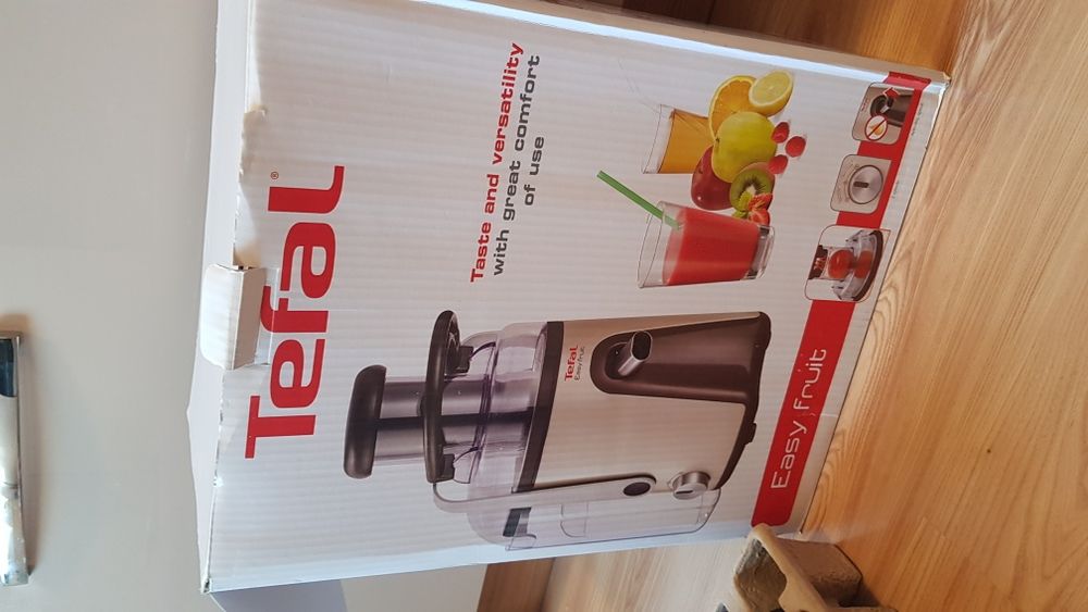 Storcator de fructe si legume Tefal Easy Fruit ZE581B, 700 W, Recipien