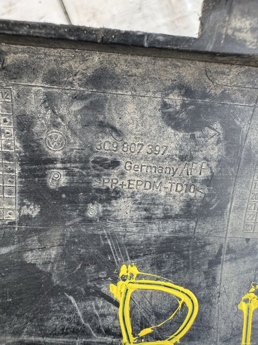 Capace carlig cui tractare bara spate vw passat b6 cod produs oem 3C9807397