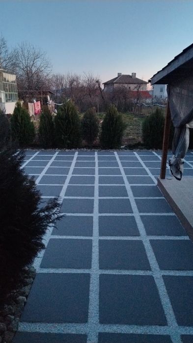 Бетонни плочки за двора
