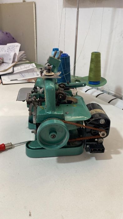 MAREEW GN1-6D швейная машина-оверлок.