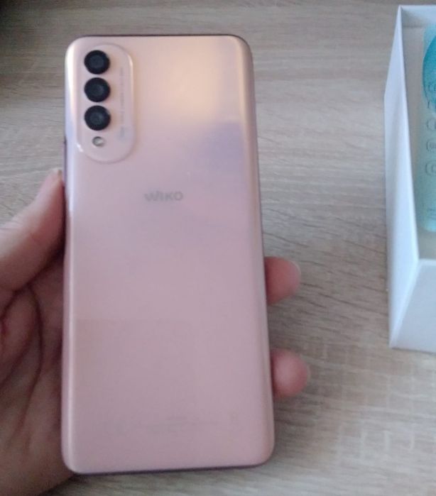 Продам смартфон WIKО T50 Milan