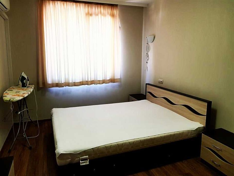 Дава се под наем Двустаен апартамент в Бургас, Център - 70 кв.м за 331.5 € - Снимка #4