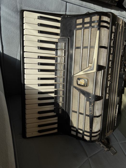 Немски акордеон Weltmeister Amigo