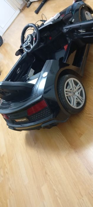 Masina cu telecomanda