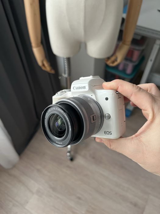 Canon M50 срочно сатамын
