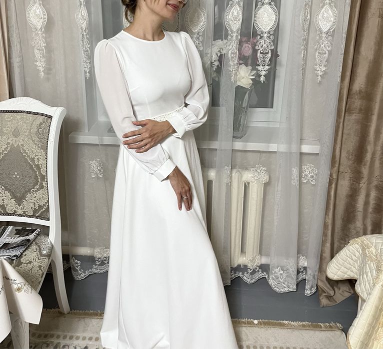 Продам белое базовое длинное платье