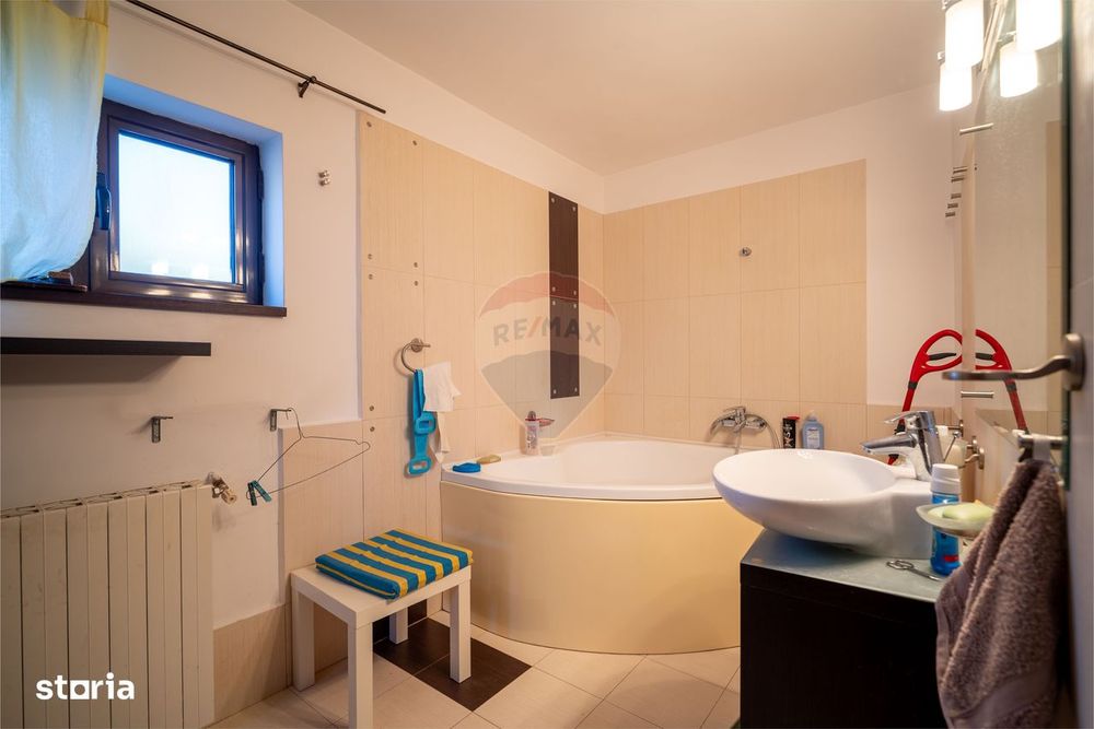 Vila cu 5 camere Sinaia, zonă liniștită, aproape de centrul statiunii