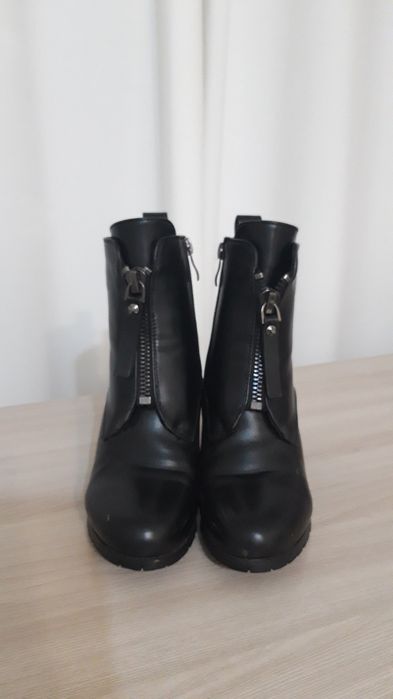 Продам ботильоны 33 размер