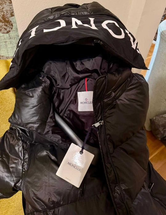 Черно Huppelong down jacket Moncler