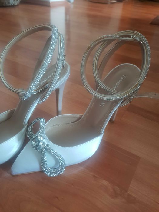 Pantofi eleganti