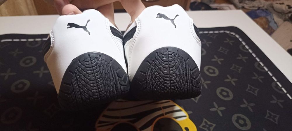 Кроссовки PUMA белые 42 размер / новые