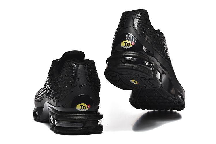 Нов модел мъжки маратонки Nike Air Max Plus VII black