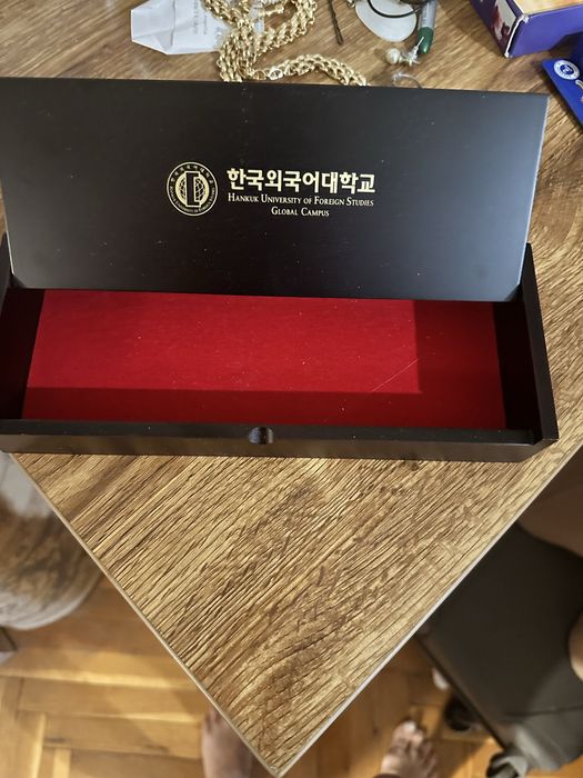 Оригинална китайска ръчно рисувана кутия за бижута с два делфина