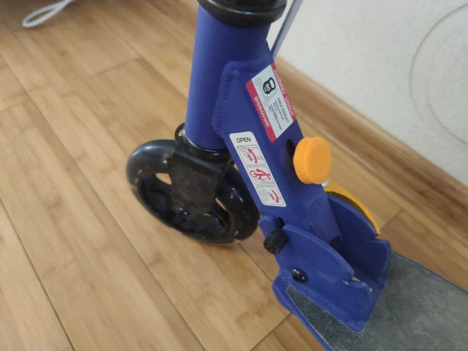 Самокат Roces до 80 кг