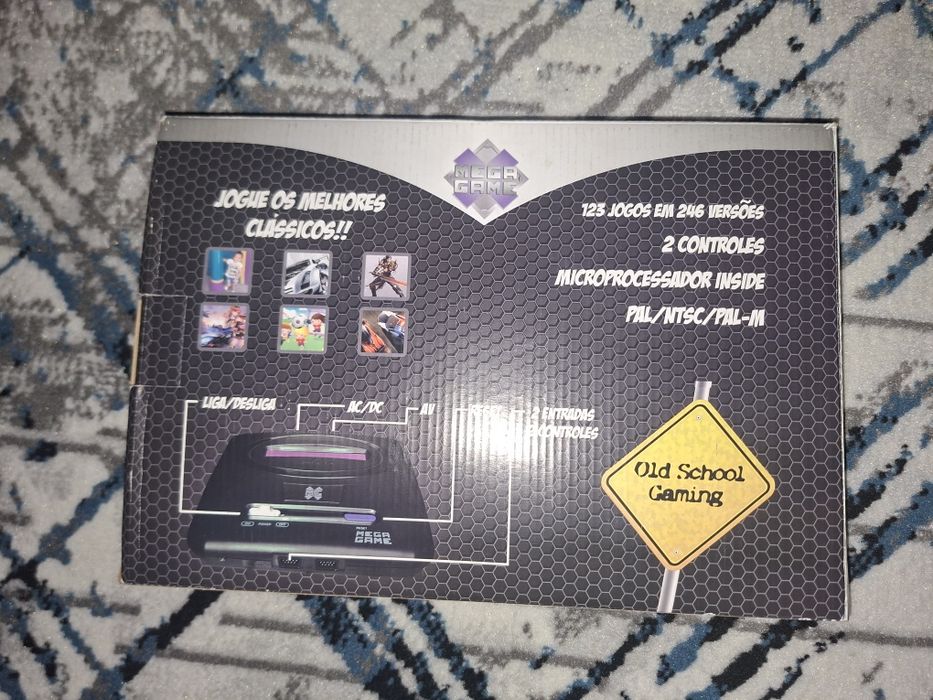 Продаю игровую приставку Mega Game