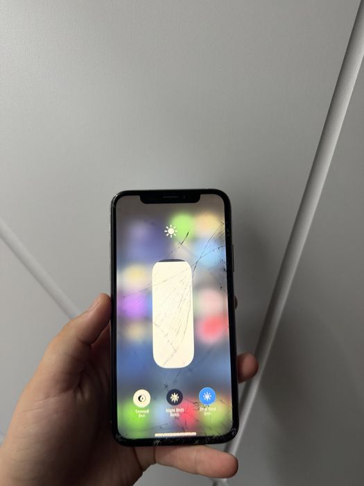 IPhone XS emkost 100 64gb