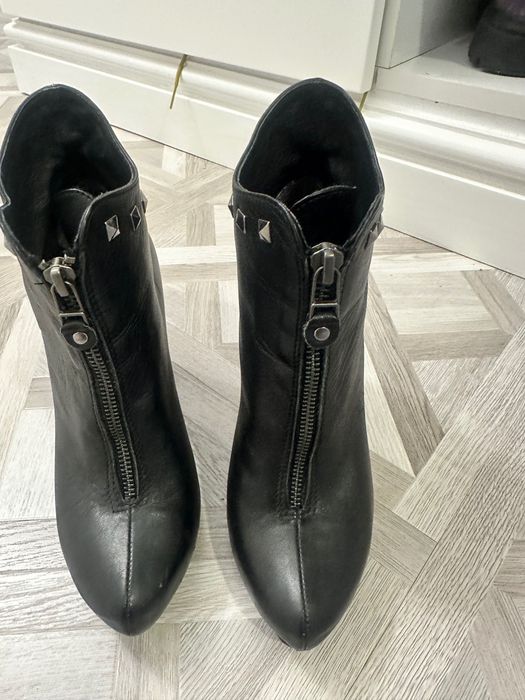 Естествена кожа боти с ток