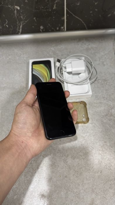 iPhone SE 2020 64GB без ремонта