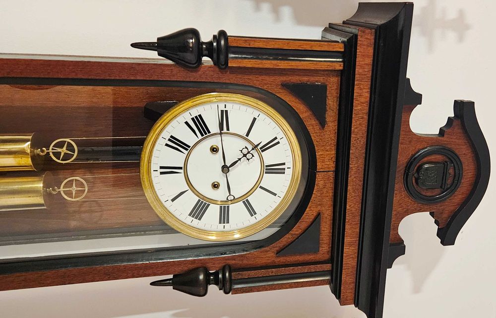 Ceas de perete cu pendula si 2 greutati anii 1870
