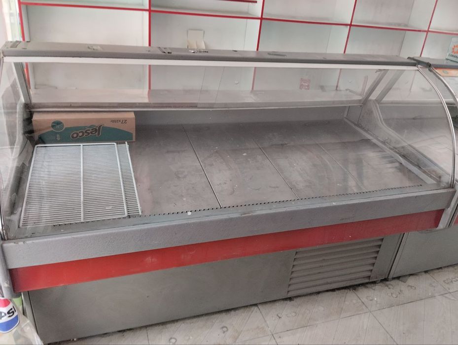 Витрина холодильник сотилади!!!