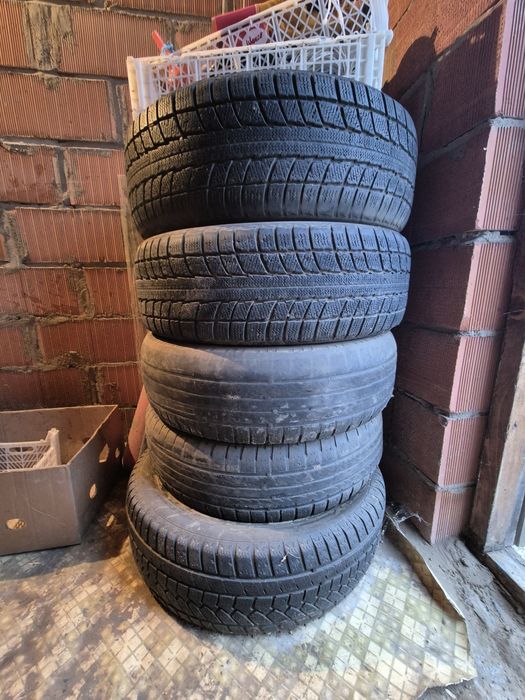 Продается шины для автомашины