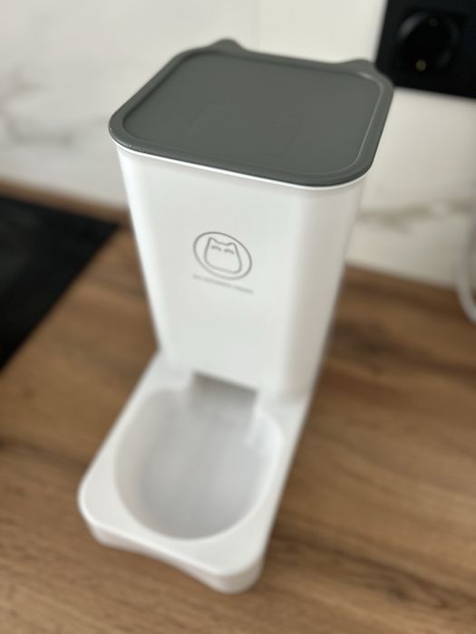 Автокормушка для кошек