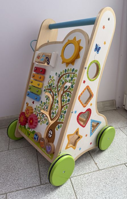 Дървен уокър / проходилка New Classic toys