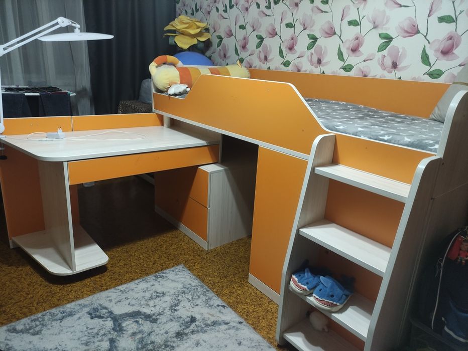 Продаю детский спальный гарнитур