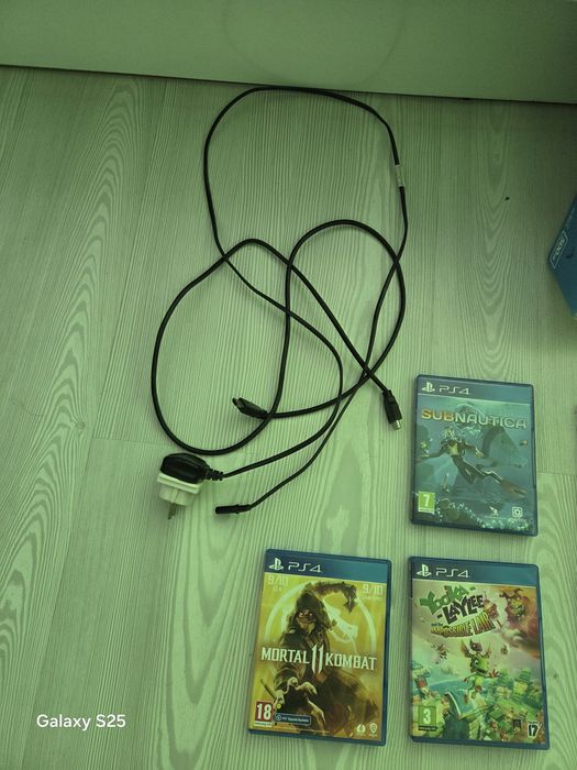 Продава се PS4 slim