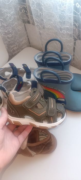 Срочно отдам вещи и обувь