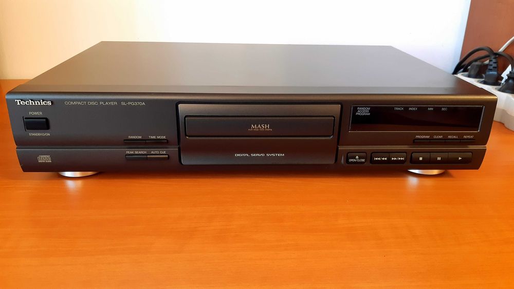 Linie Technics, deck RS TR373, amplituner SA-GX170, cd playerSL-PG370A