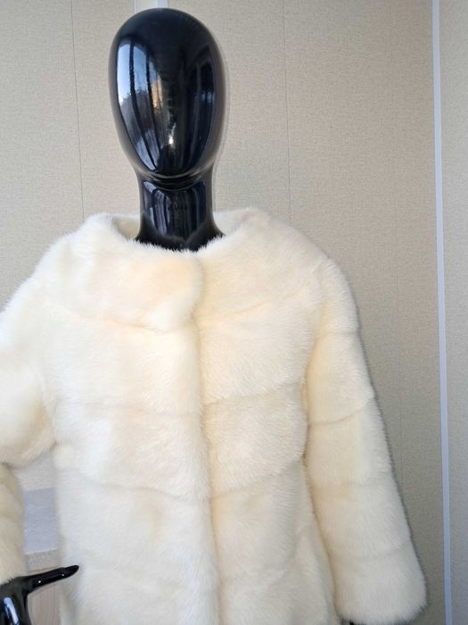Haină de blană nurcă divină. Haina de vizon natural ivory