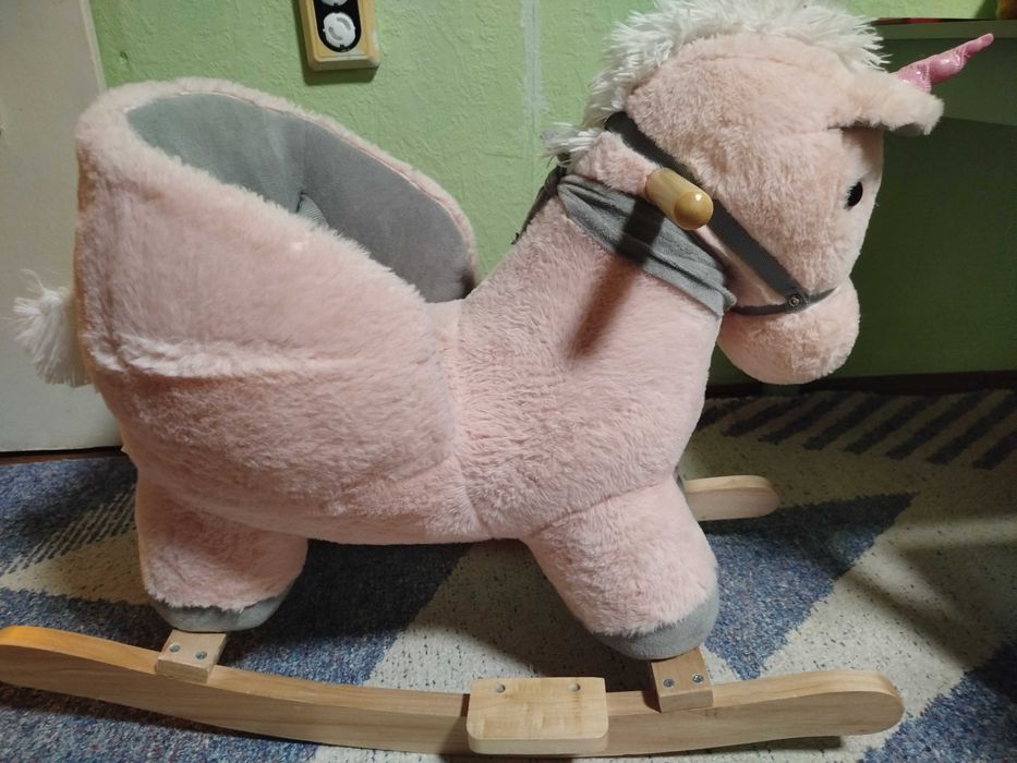 Детско конче люлка със звуци