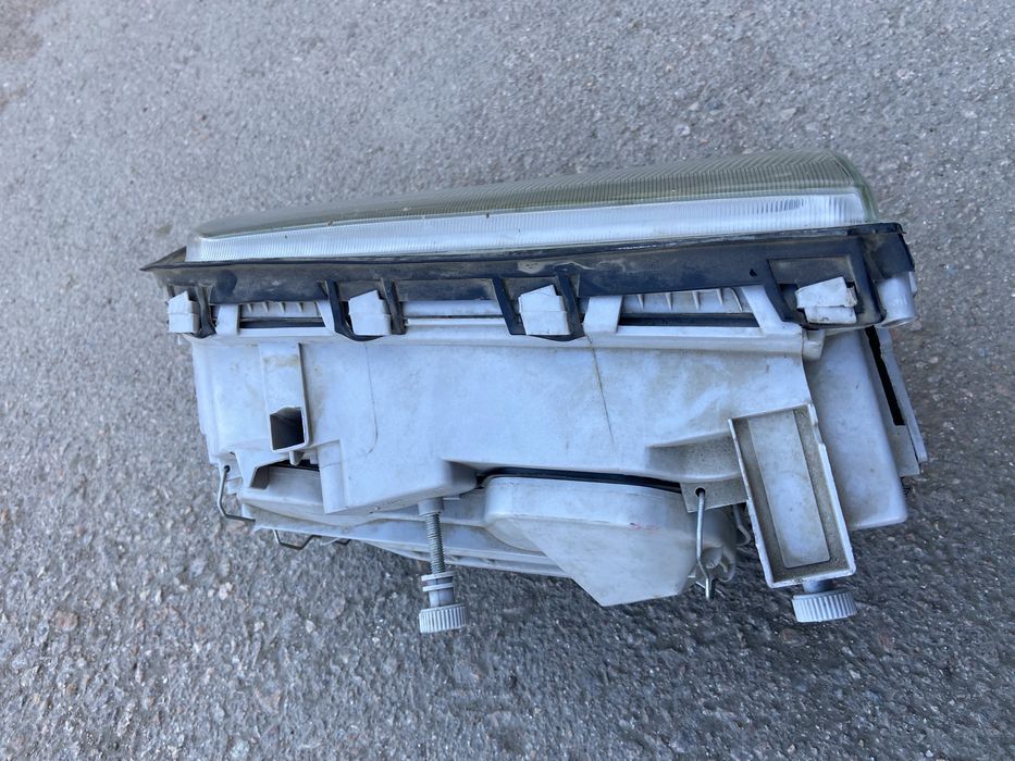 Фара Мерседес w202