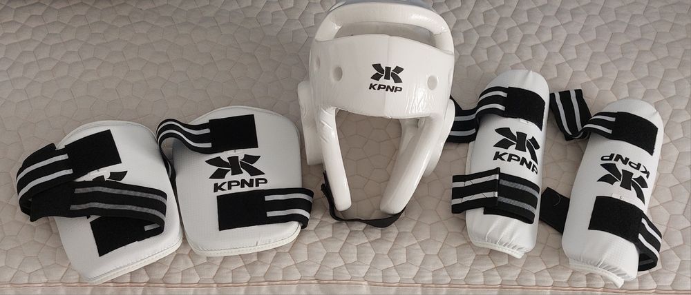 Продам.               кимоно для таэквондо