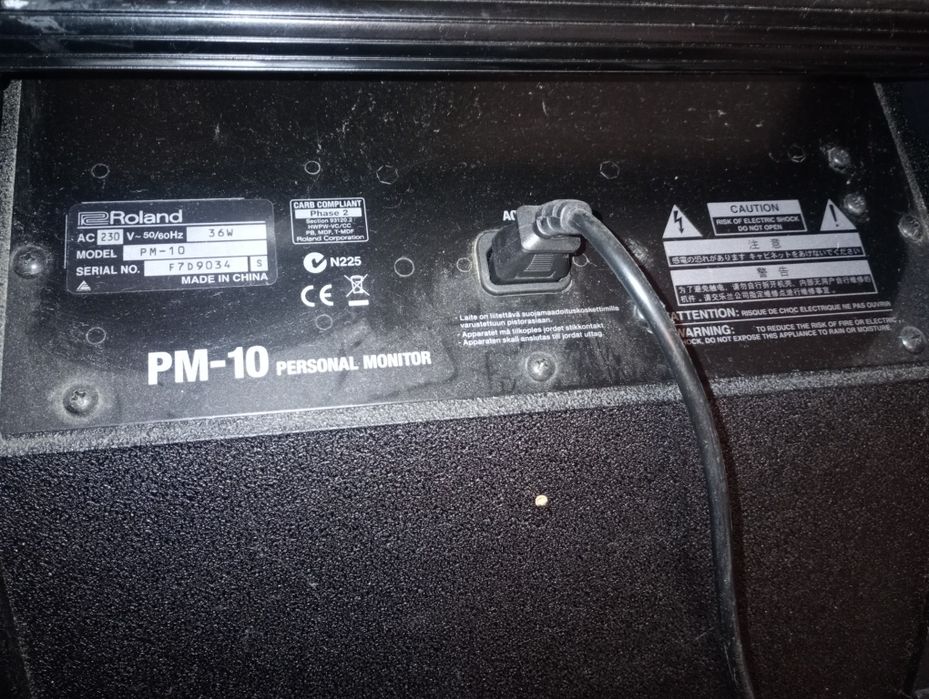 Продавам мощна тонколона,кубе,монитор Roland PM-10