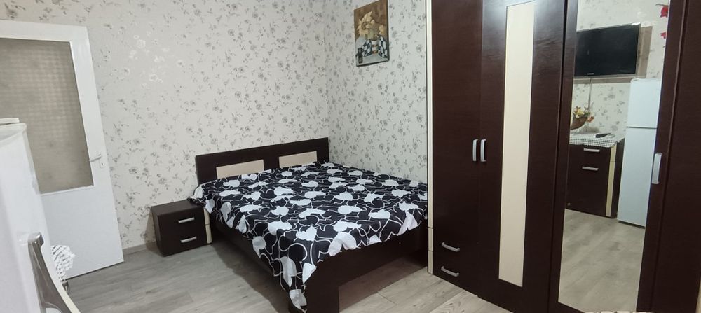 Închiriez garsonieră in Malu Roșu