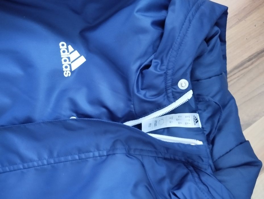 Geaca adidas nouă primăvară, toamnă,164 cm,13-14 ani.