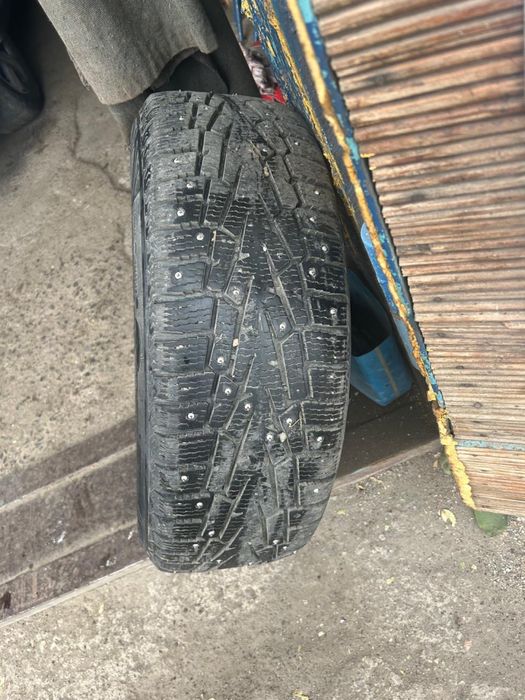 Продам зимние шины с дисками R16