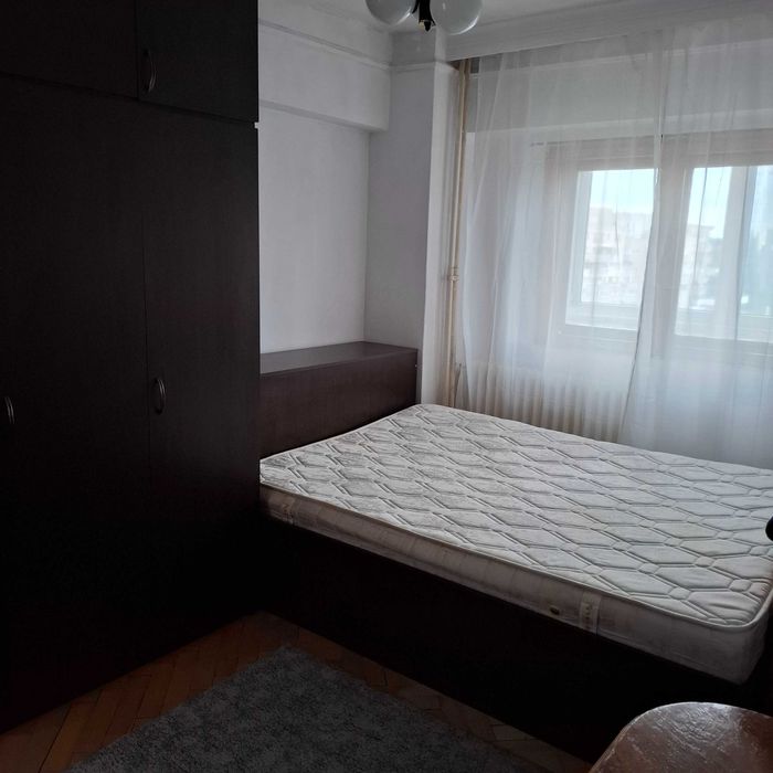 Proprietar persoana fizica. Apartament 3 camere, deasupra la Dorna Medical, Str. A. Panu, zona Centru civic, Palas