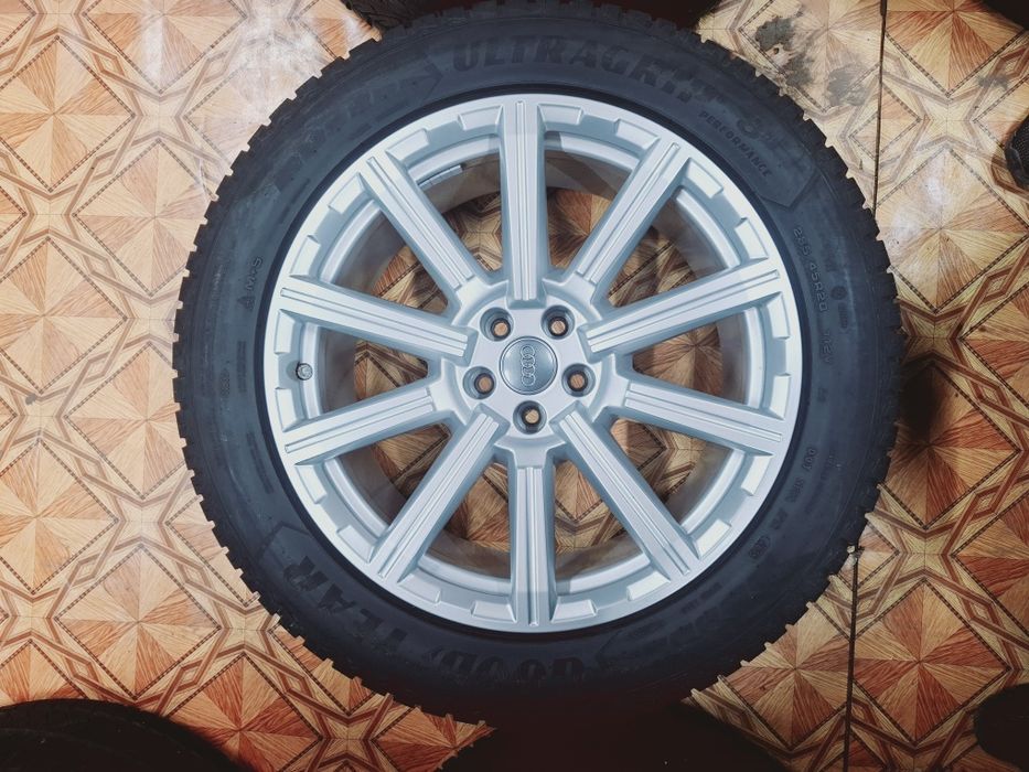 Roti r20 Originale Audi Q7 4M  5x112 285 45 20
Cu anvelope 285 45 20 g