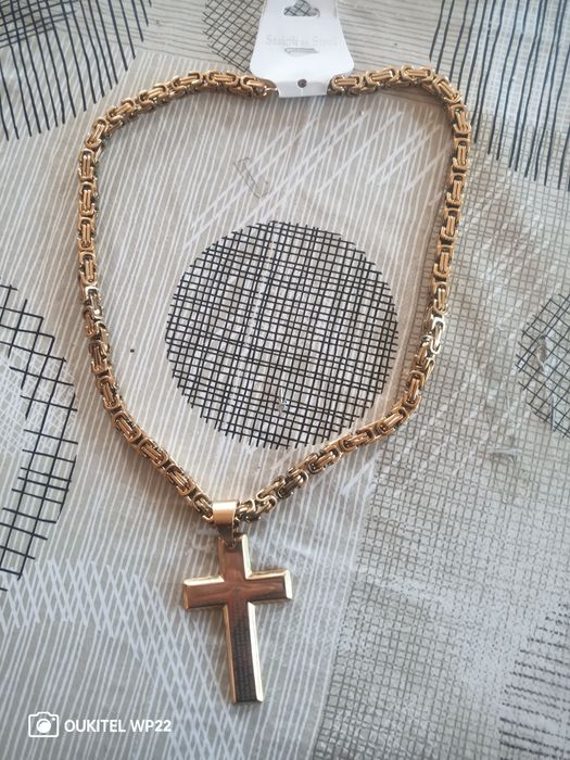 Масивен мъжки ланец,с кръст.