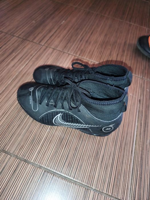 Crampoane nike fotbal marimea 34
