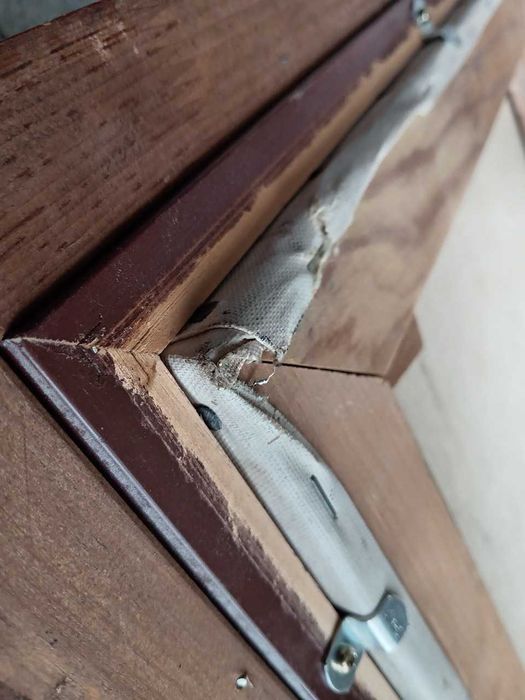 Tablou vechi - lac de munte - semnat Ghiata D