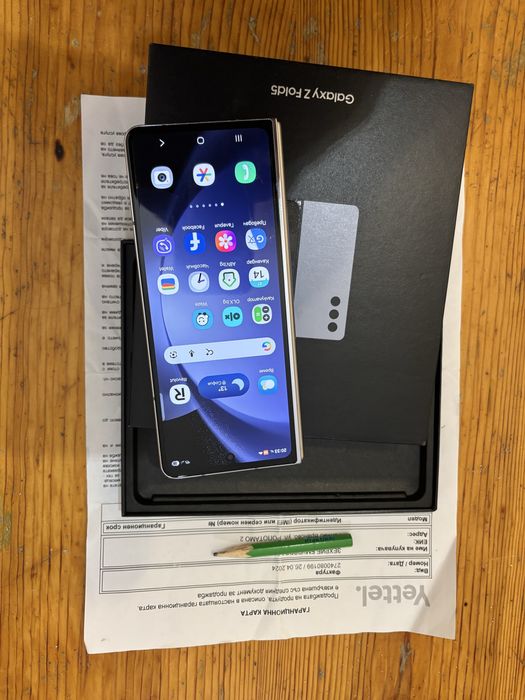 Продавам Samsung  Galaxy  z fold 5
