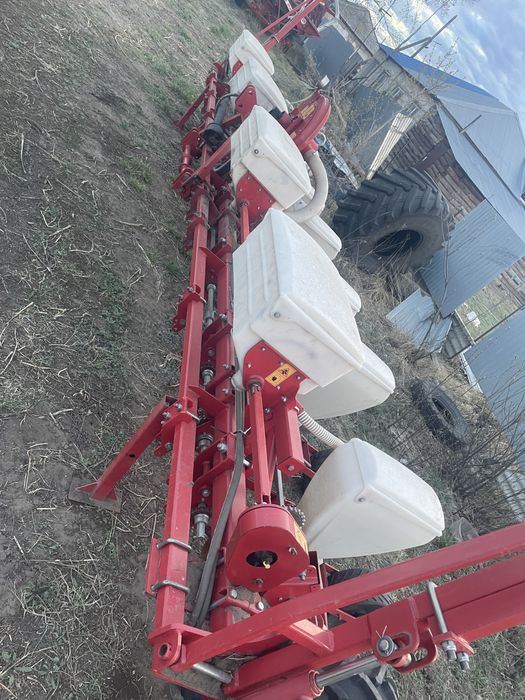 Продам сеялку веста упс 8