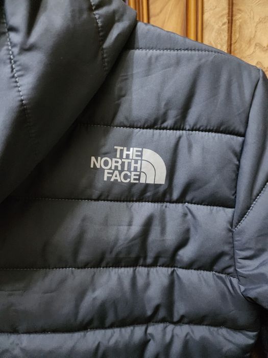 Продается новая куртка на мальчика 10-12 лет